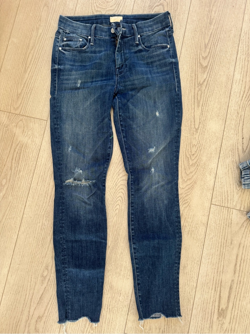Mother Denim /low waist/ skinny distressed jeans